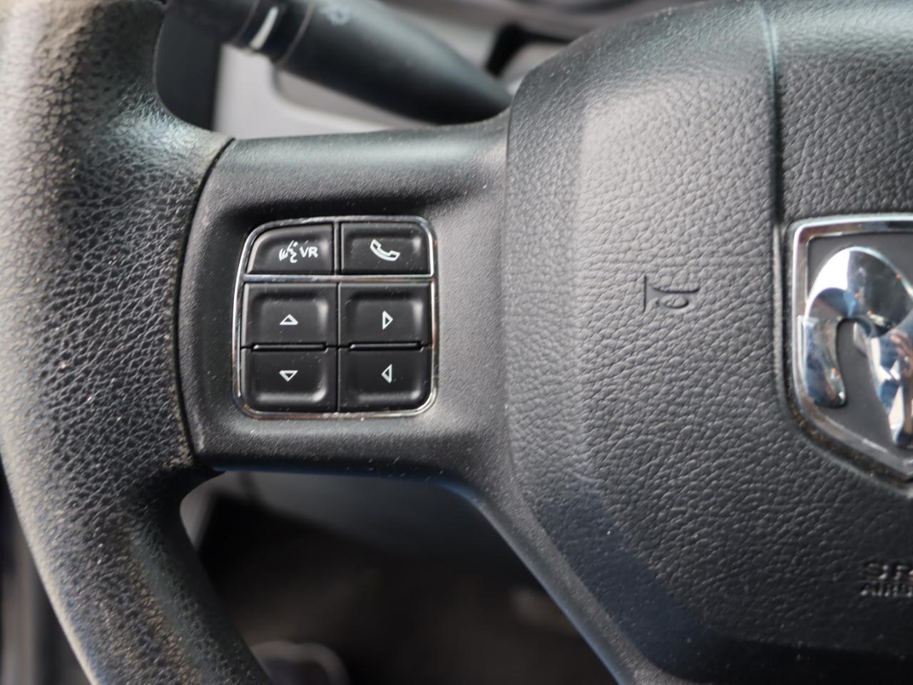 RAM 1500 Tradesman Quad Cab 4WD 2014