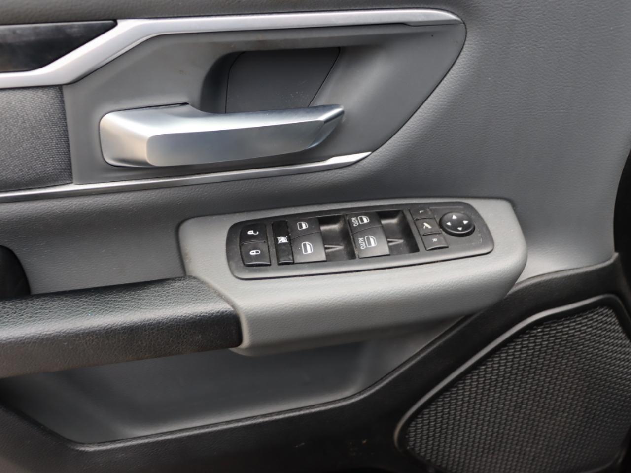 RAM 1500 Big Horn Quad Cab 4WD 2020