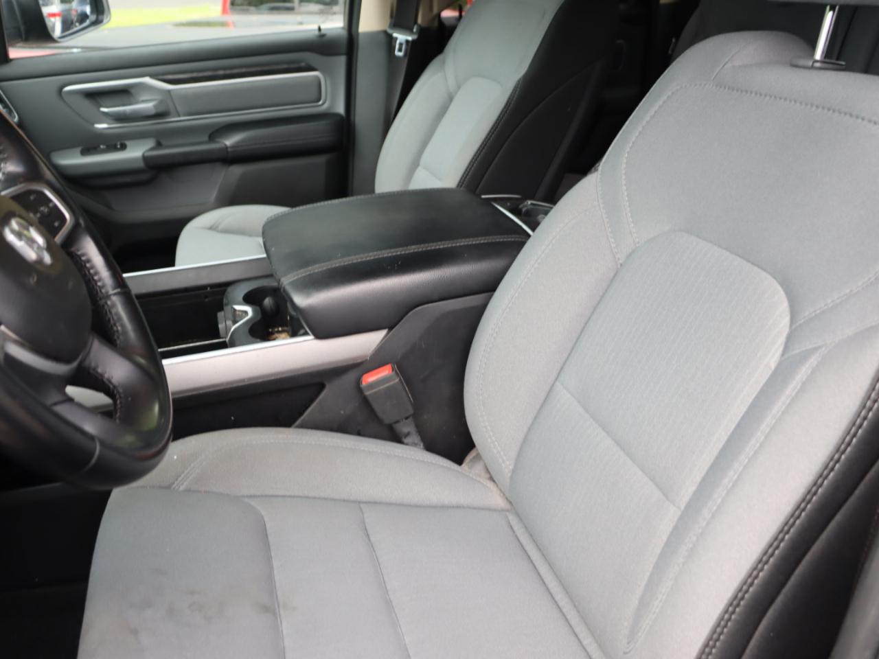 RAM 1500 Big Horn Quad Cab 4WD 2020