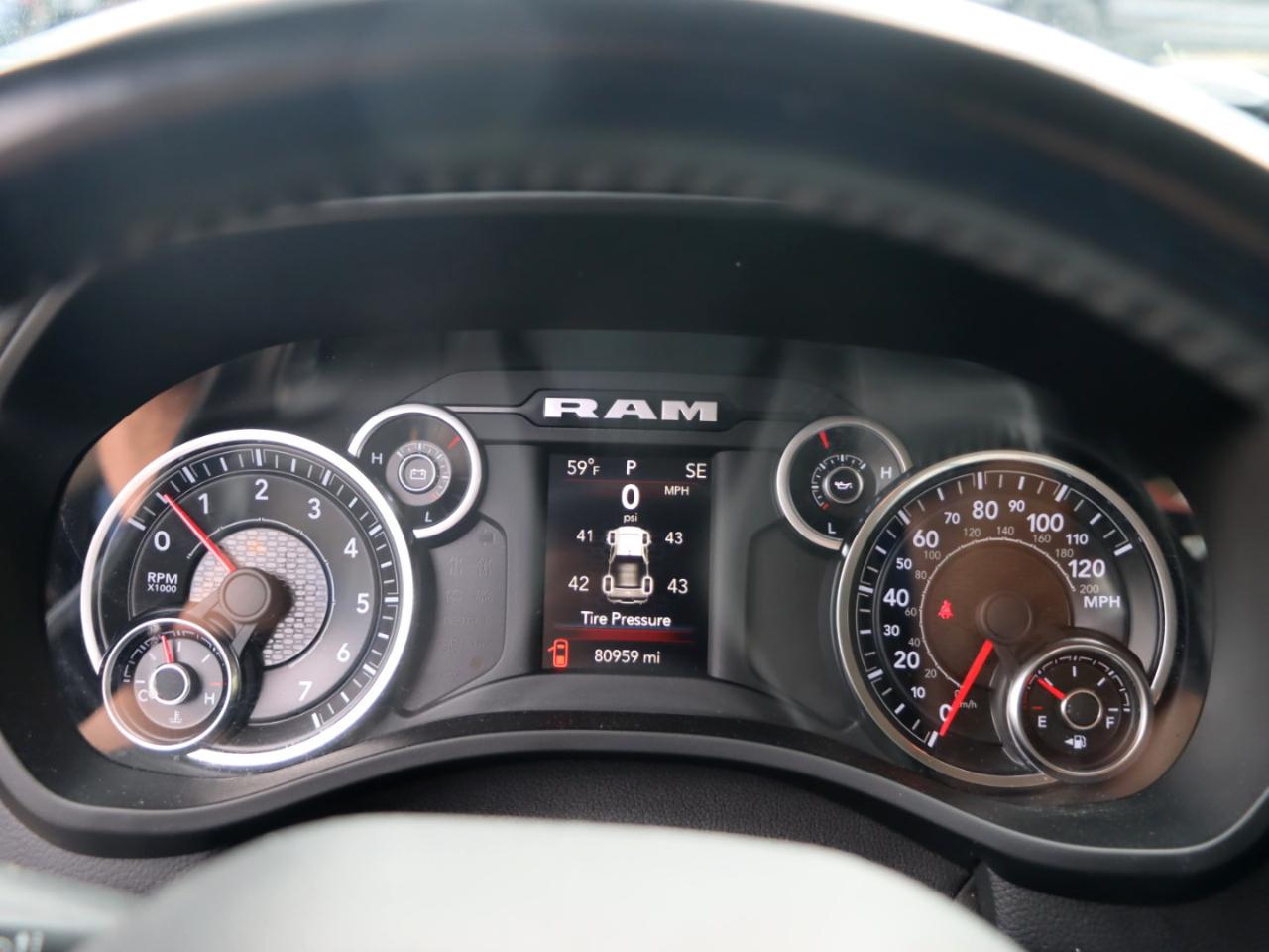RAM 1500 Big Horn Quad Cab 4WD 2020