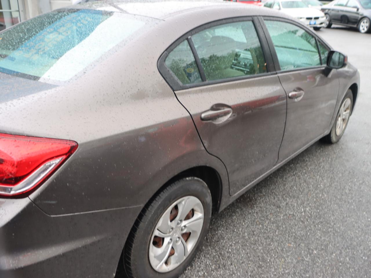 Honda Civic LX Sedan 5-Speed AT 2013
