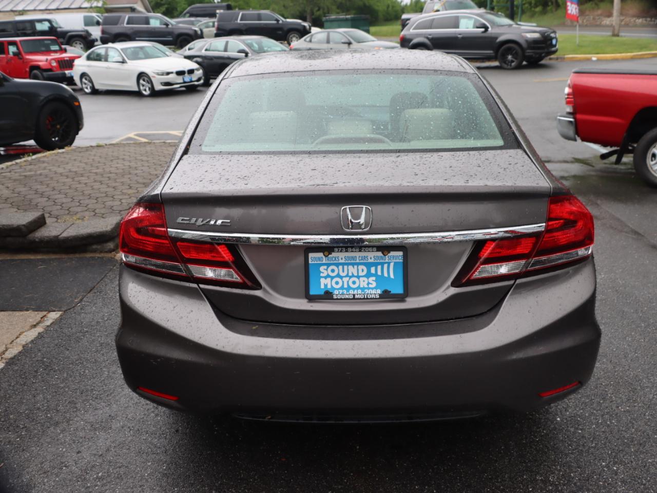 Honda Civic LX Sedan 5-Speed AT 2013