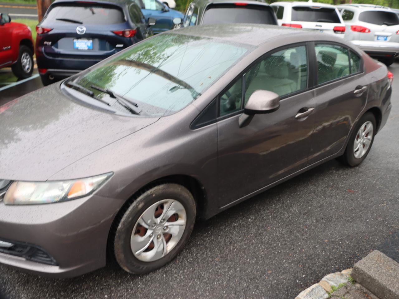 Honda Civic LX Sedan 5-Speed AT 2013