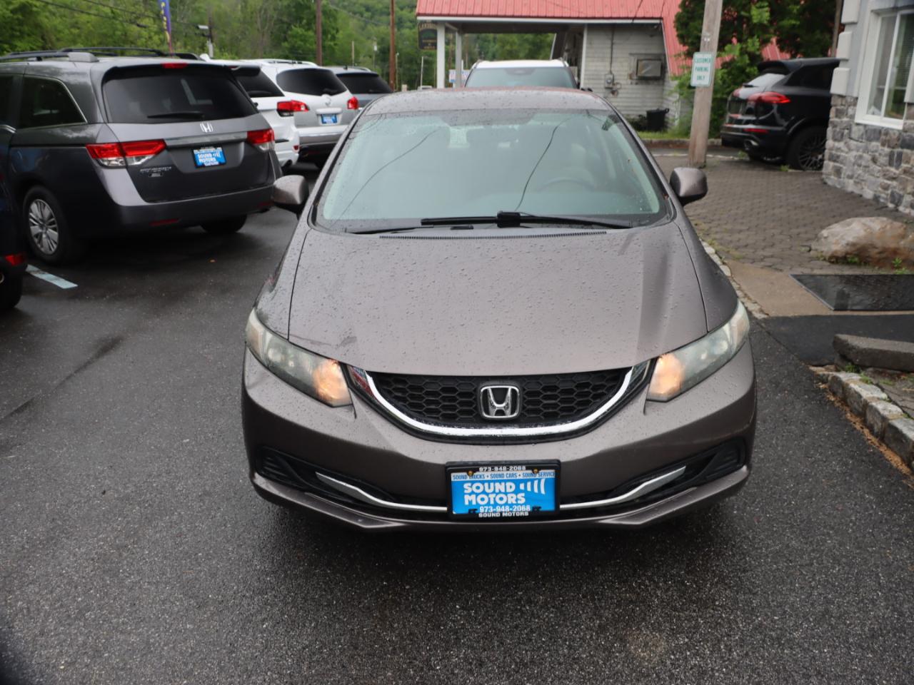 Honda Civic LX Sedan 5-Speed AT 2013