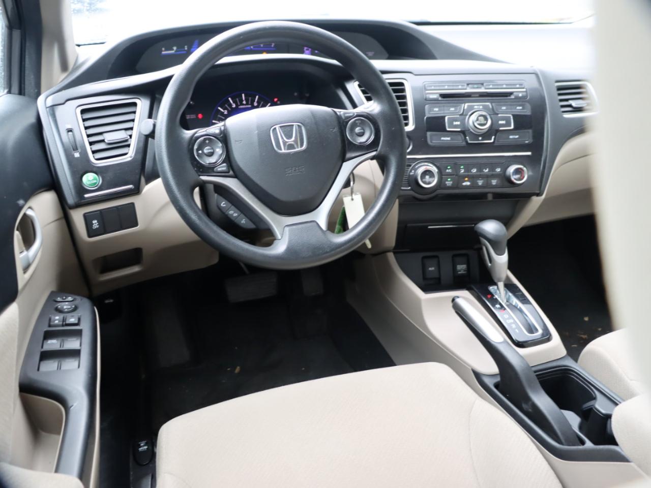 Honda Civic LX Sedan 5-Speed AT 2013