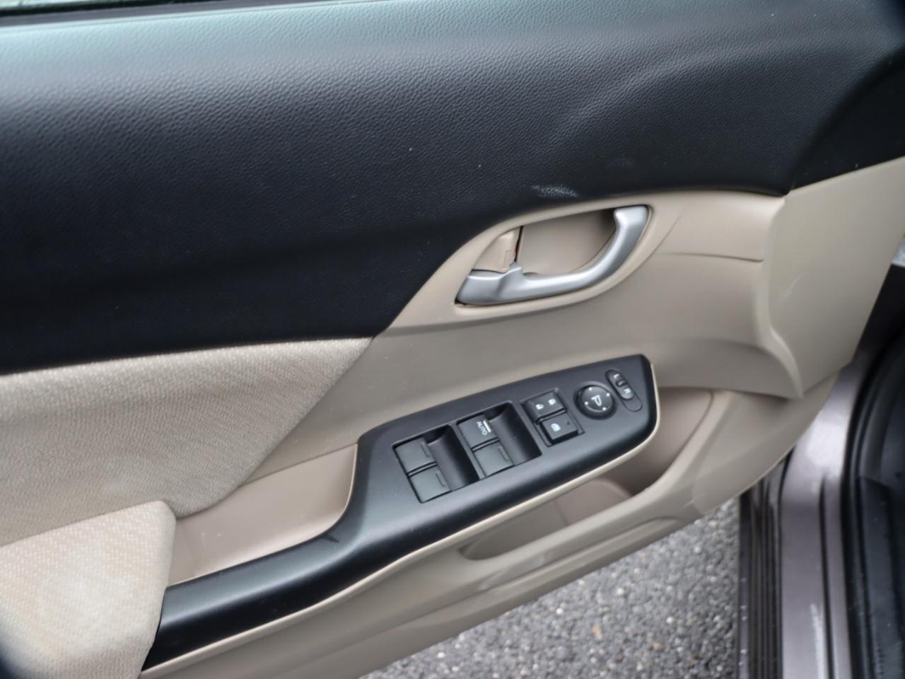 Honda Civic LX Sedan 5-Speed AT 2013