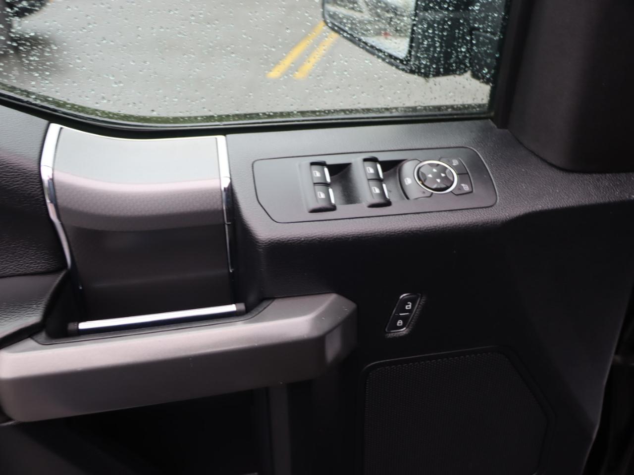 Ford F-150 Lariat SuperCrew 5.5-ft. Bed 4WD 2016