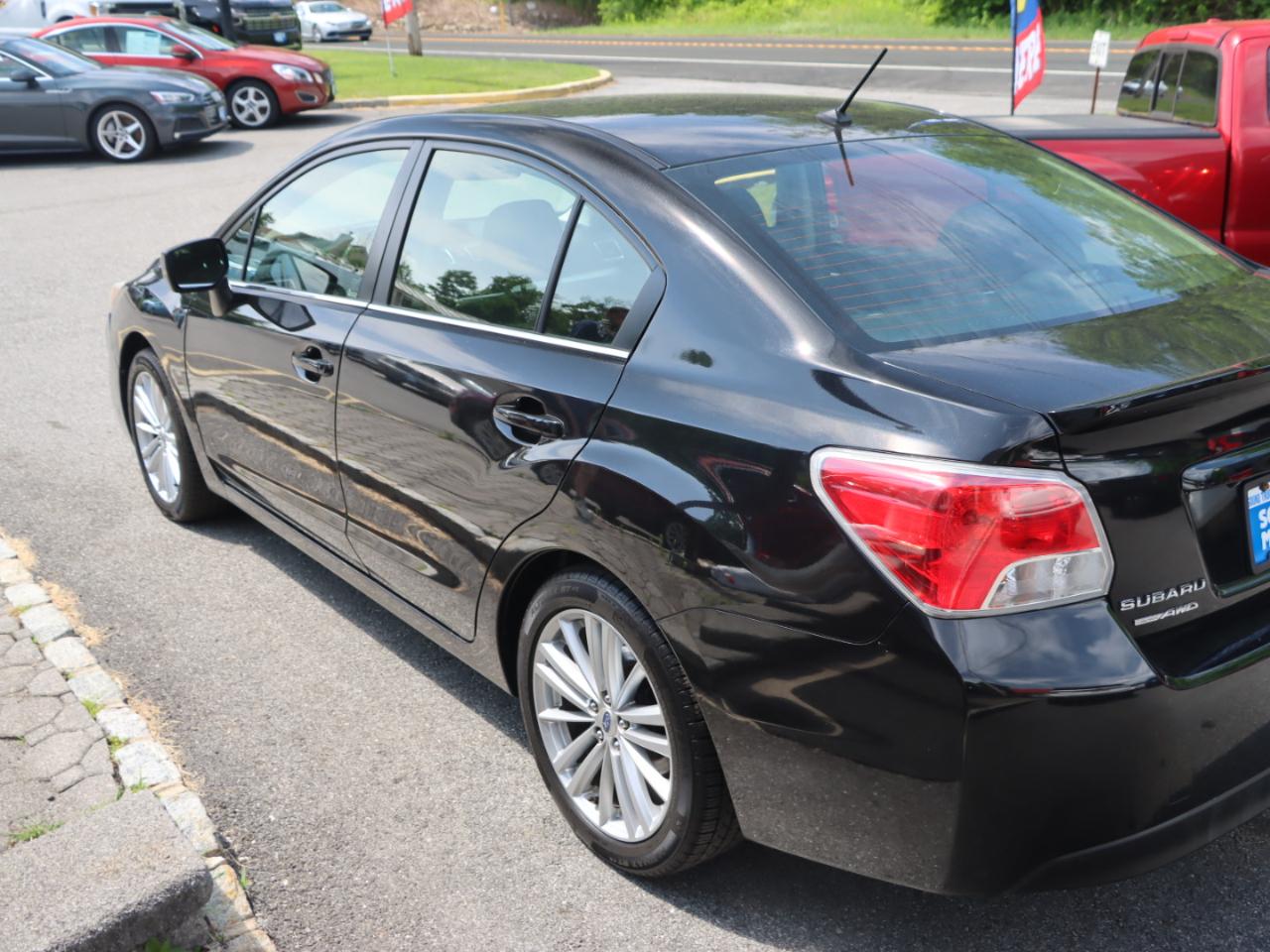 Subaru Impreza 2.0i Premium PZEV 4-Door 2016