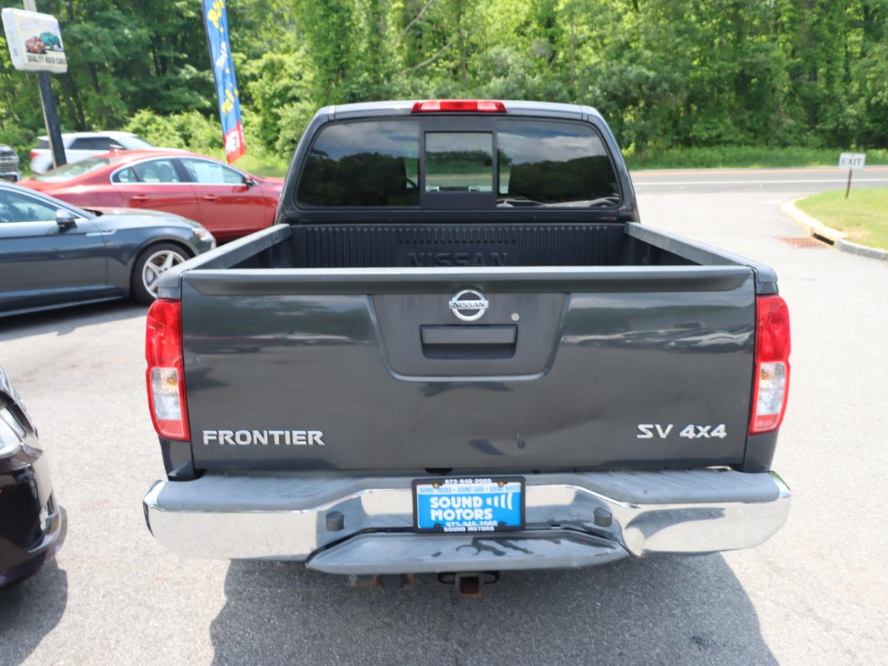 Nissan Frontier SL Crew Cab 5AT 4WD 2015