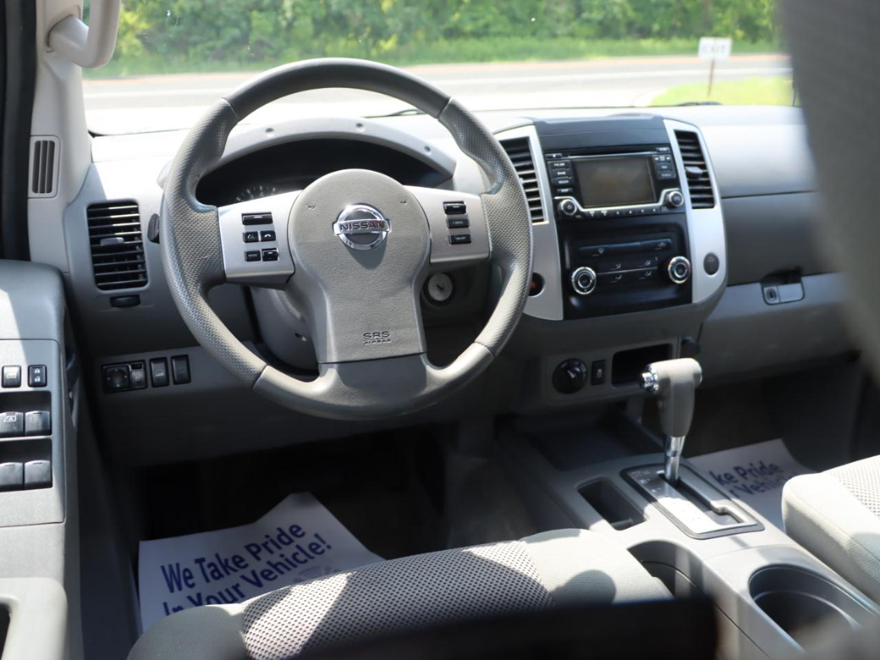 Nissan Frontier SL Crew Cab 5AT 4WD 2015