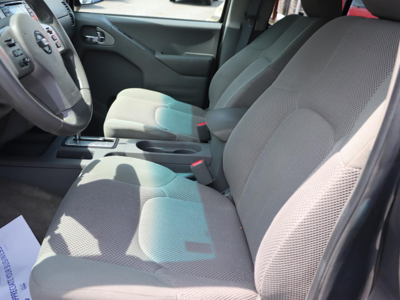 Nissan Frontier SL Crew Cab 5AT 4WD 2015