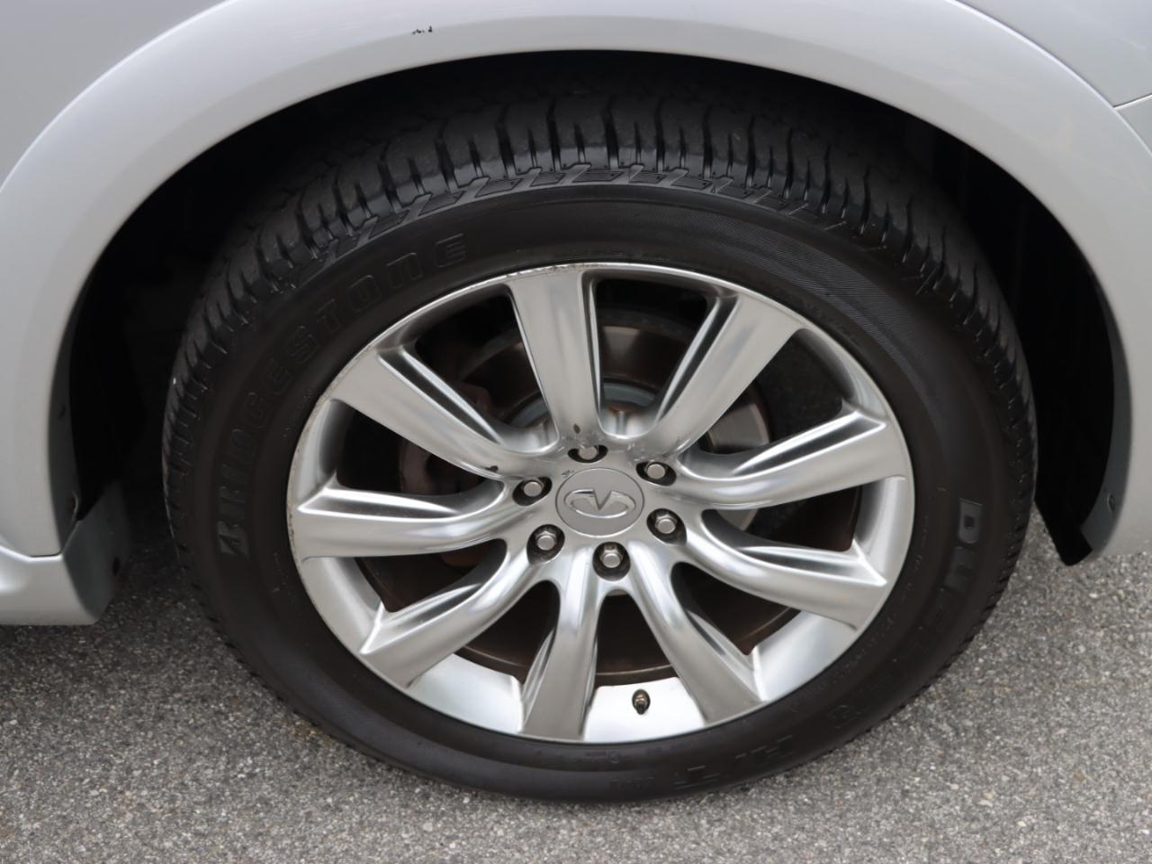 Infiniti QX56 4WD 2011