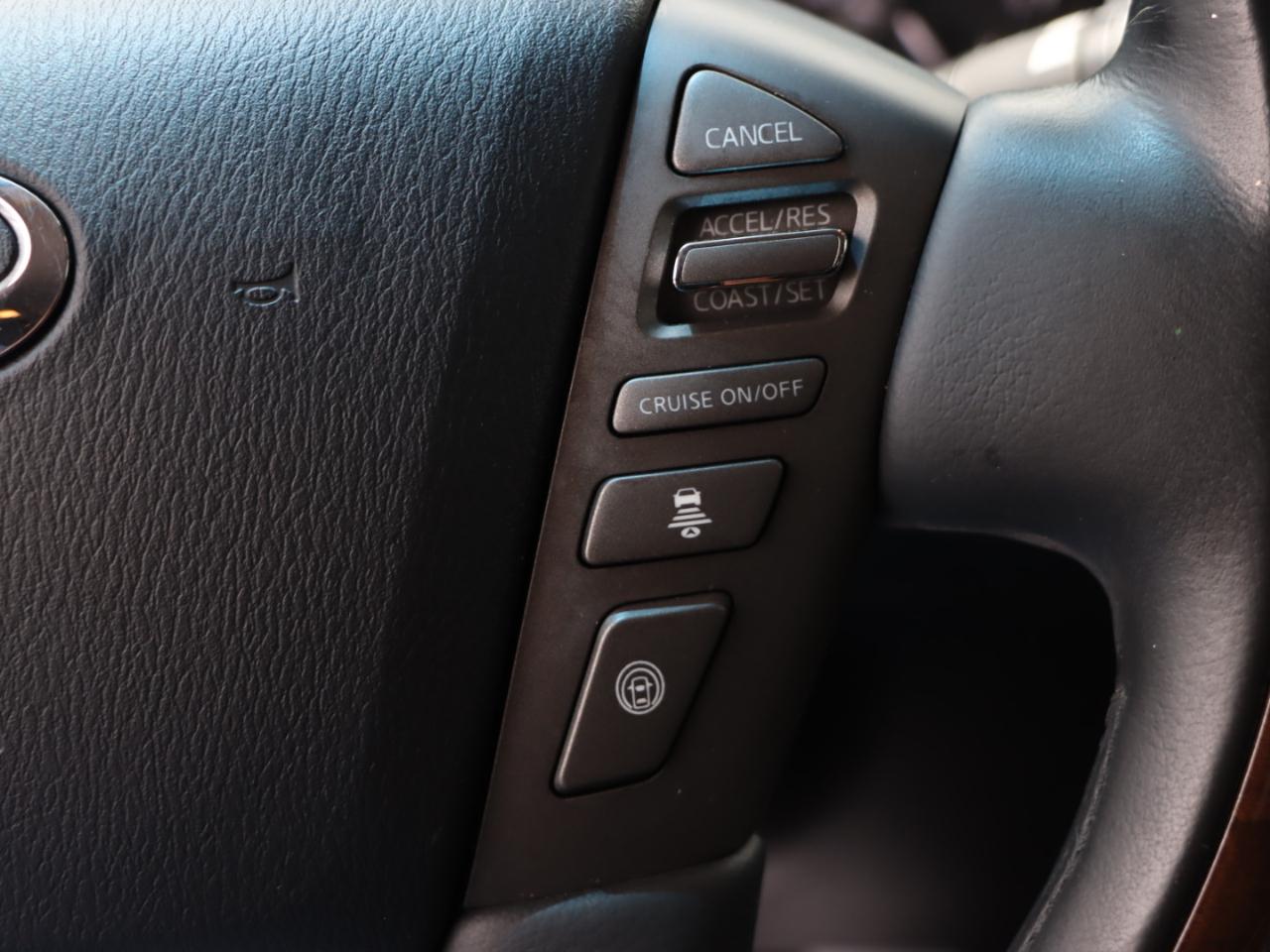 Infiniti QX56 4WD 2011