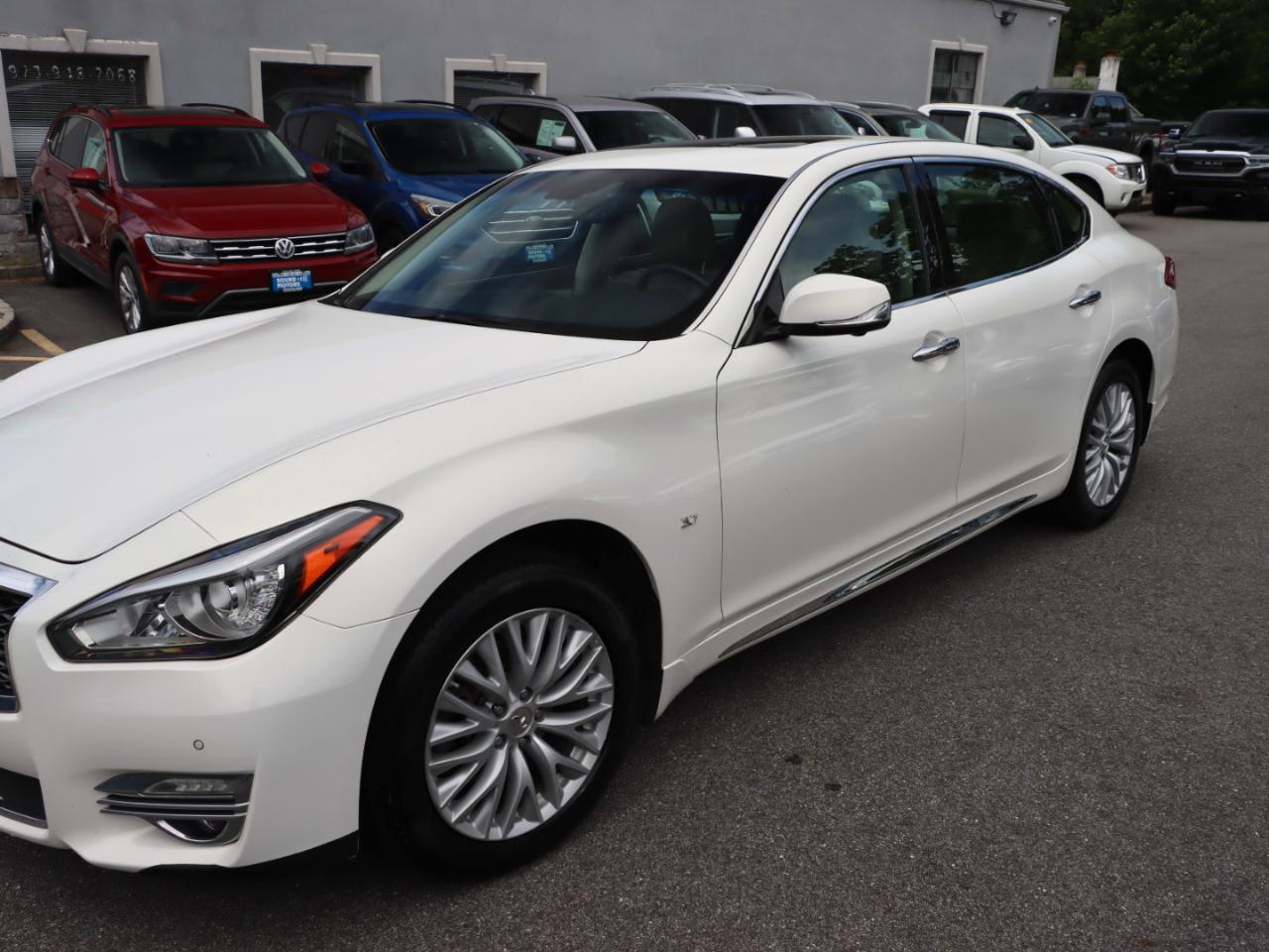 Infiniti Q70 L 3.7 AWD 2015
