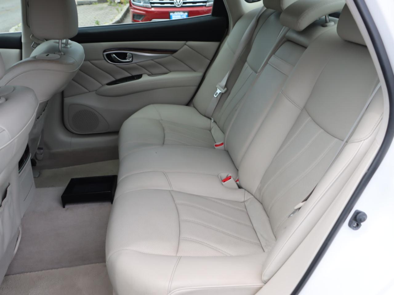 Infiniti Q70 L 3.7 AWD 2015