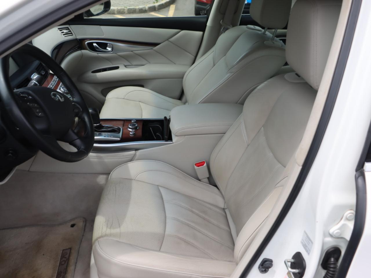 Infiniti Q70 L 3.7 AWD 2015