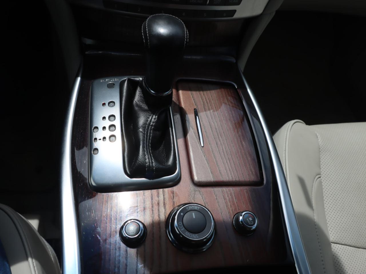 Infiniti Q70 L 3.7 AWD 2015