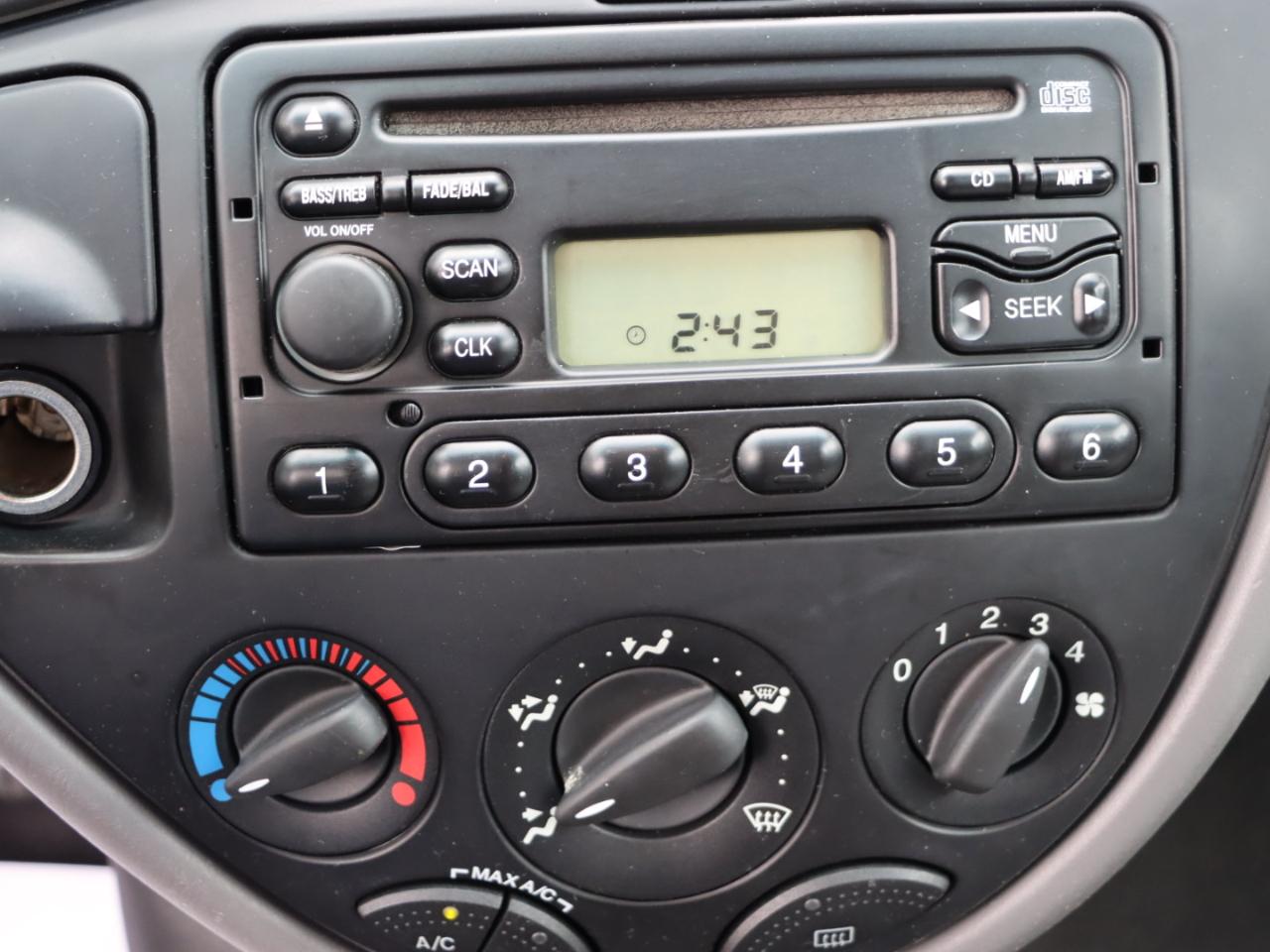 Ford Focus SE 2004