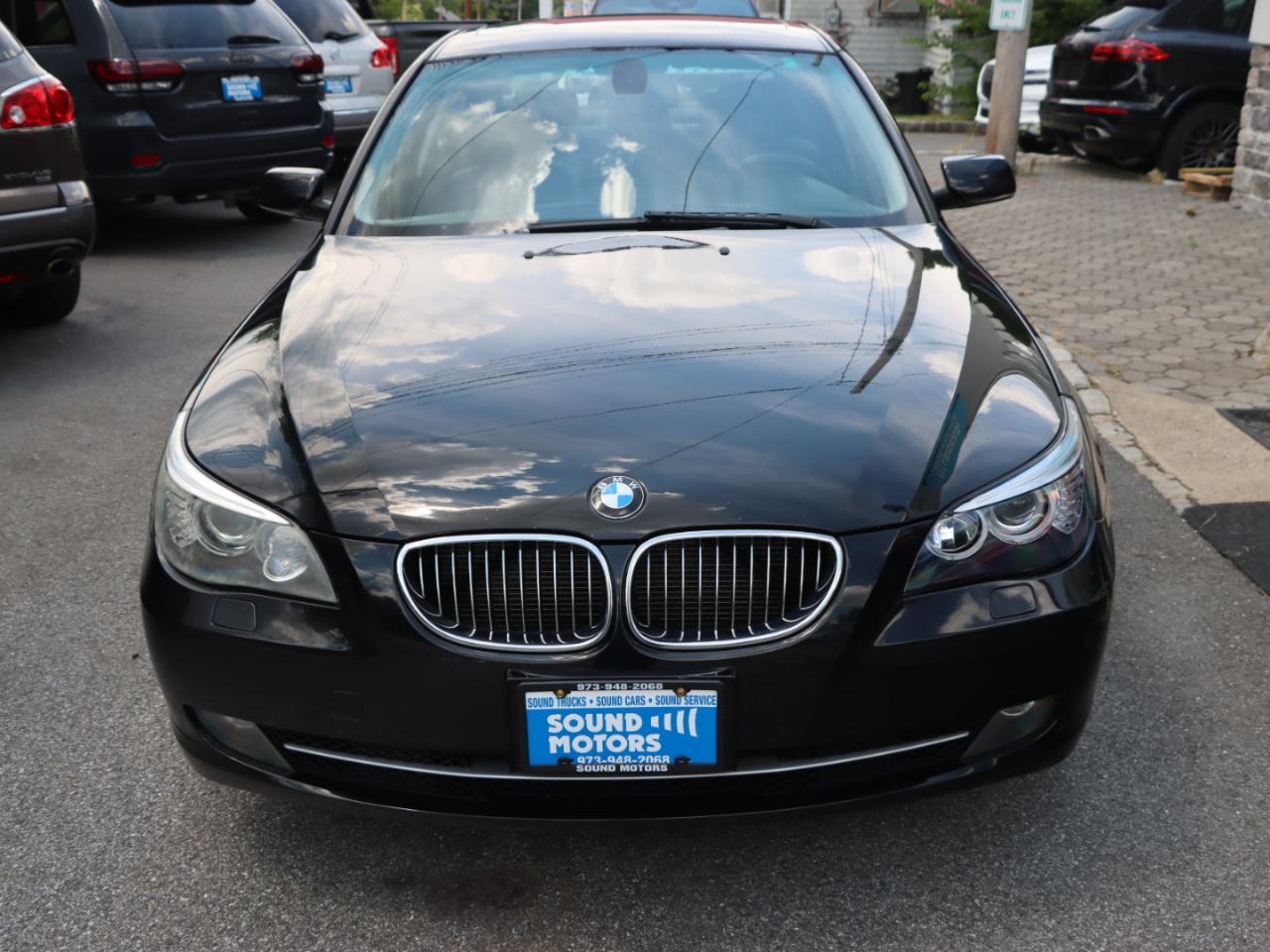 BMW 5-Series 528xi 2008