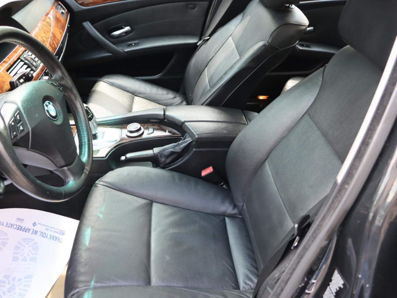 BMW 5-Series 528xi 2008