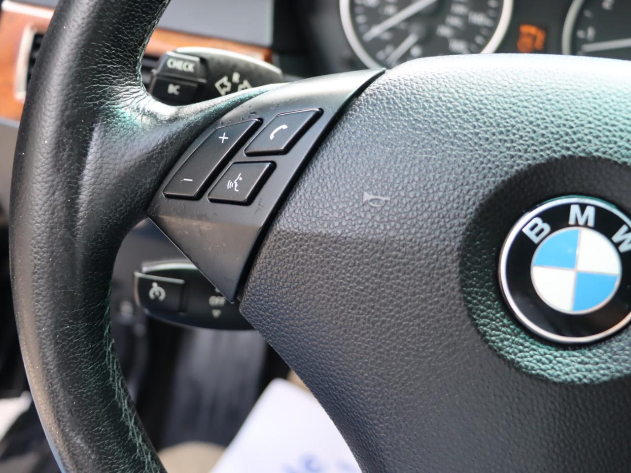 BMW 5-Series 528xi 2008