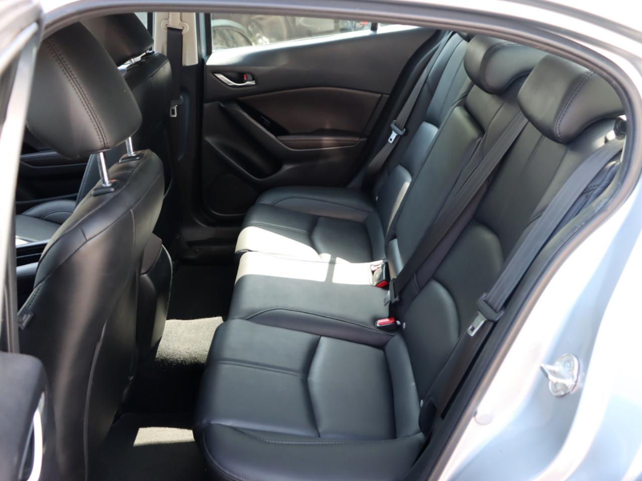 Mazda MAZDA3 s Touring AT 4-Door 2018