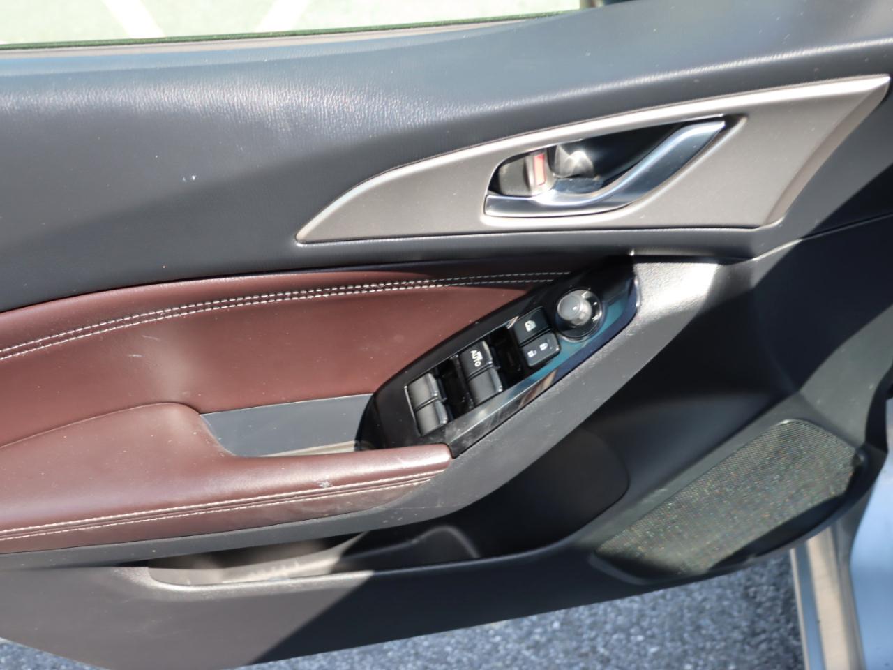 Mazda MAZDA3 s Touring AT 4-Door 2018