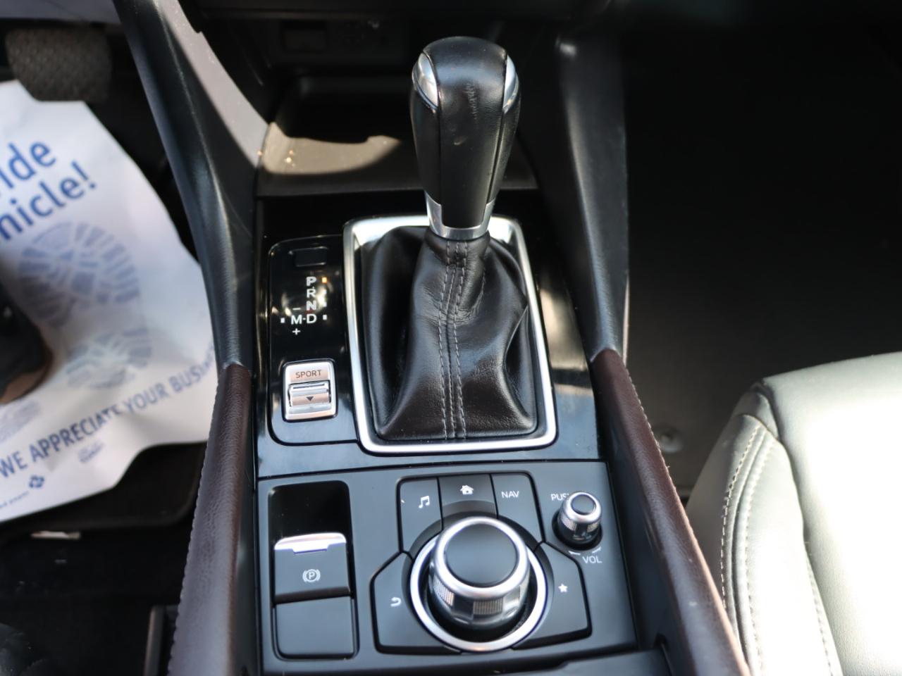 Mazda MAZDA3 s Touring AT 4-Door 2018