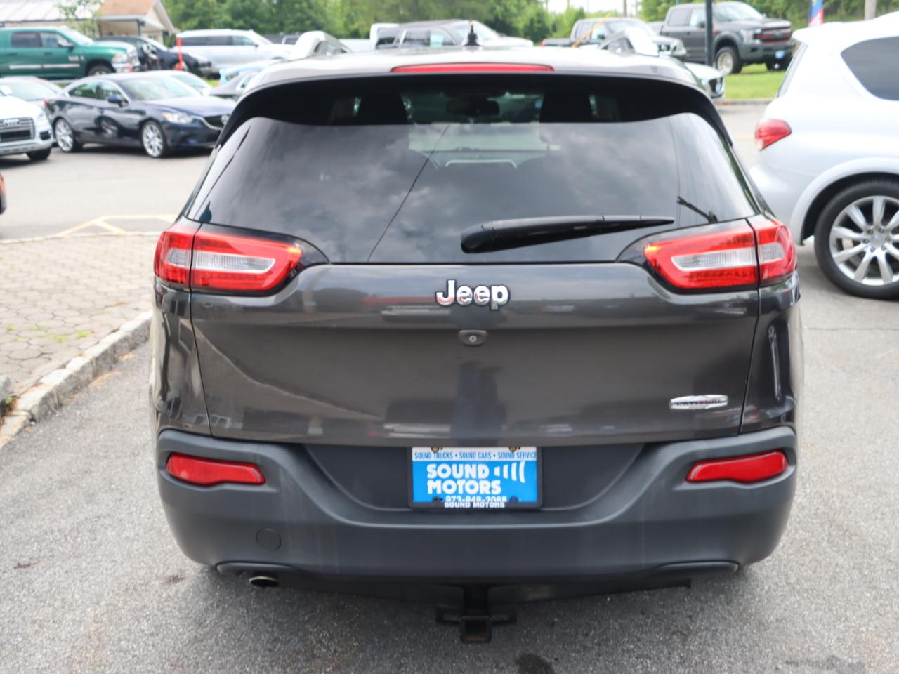 Jeep Cherokee Latitude FWD 2014