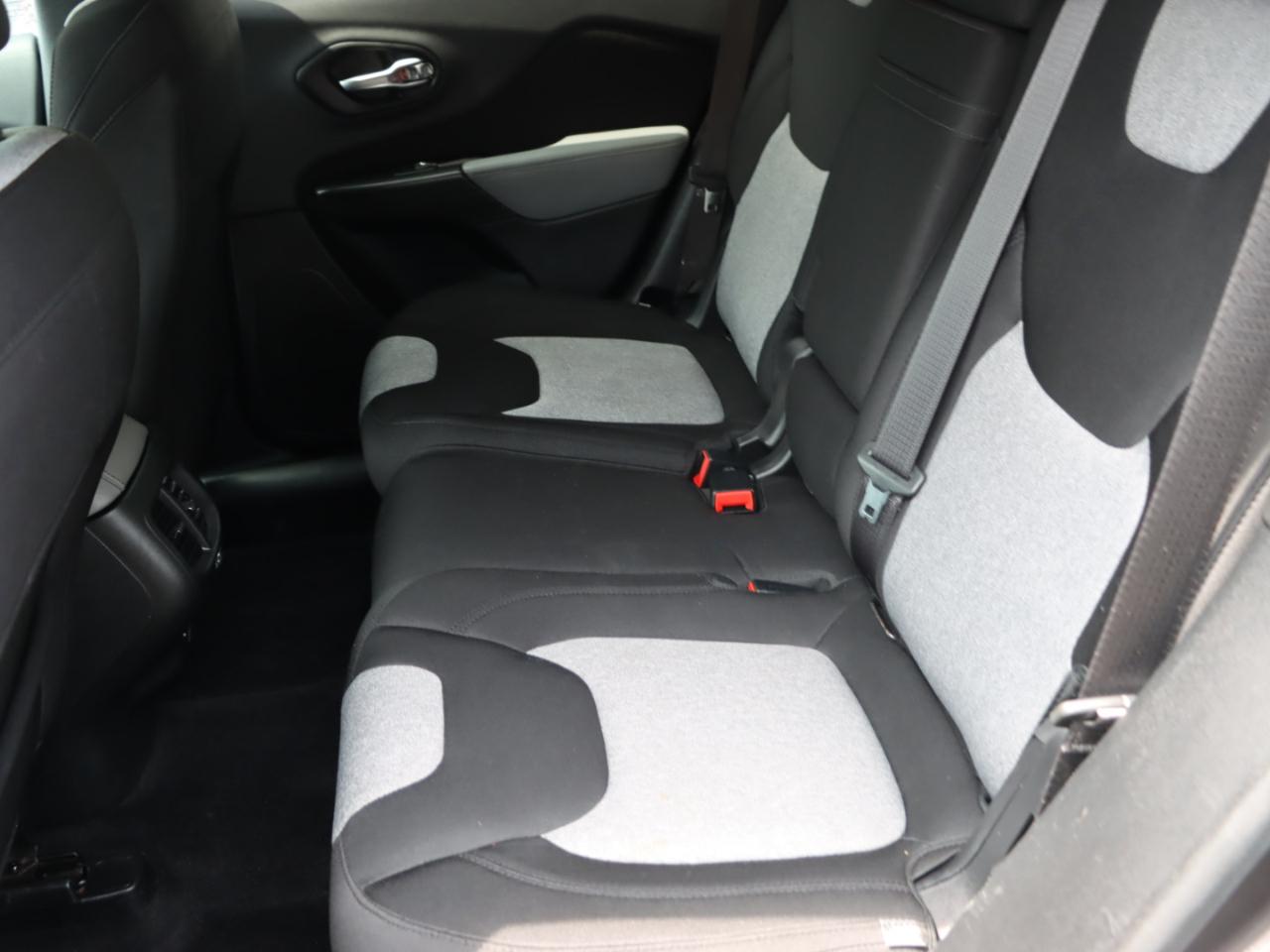 Jeep Cherokee Latitude FWD 2014