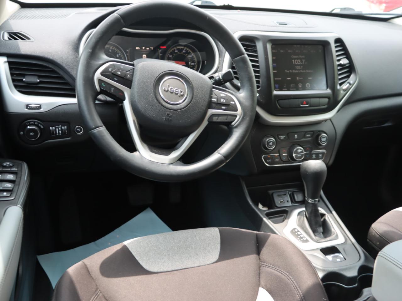 Jeep Cherokee Latitude FWD 2014
