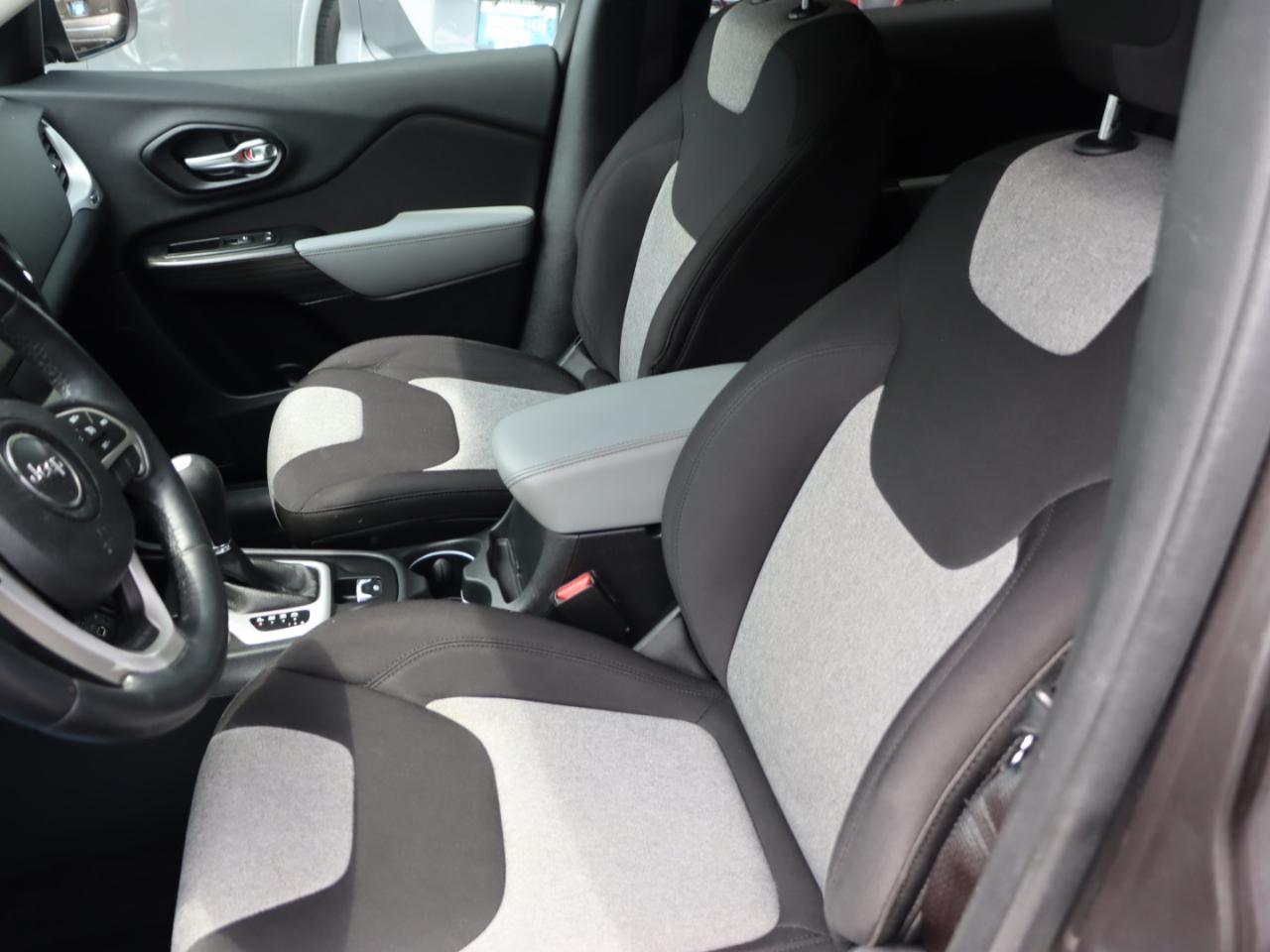 Jeep Cherokee Latitude FWD 2014
