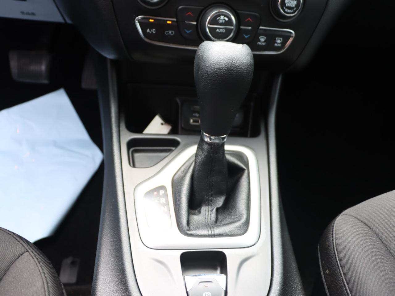 Jeep Cherokee Latitude FWD 2014
