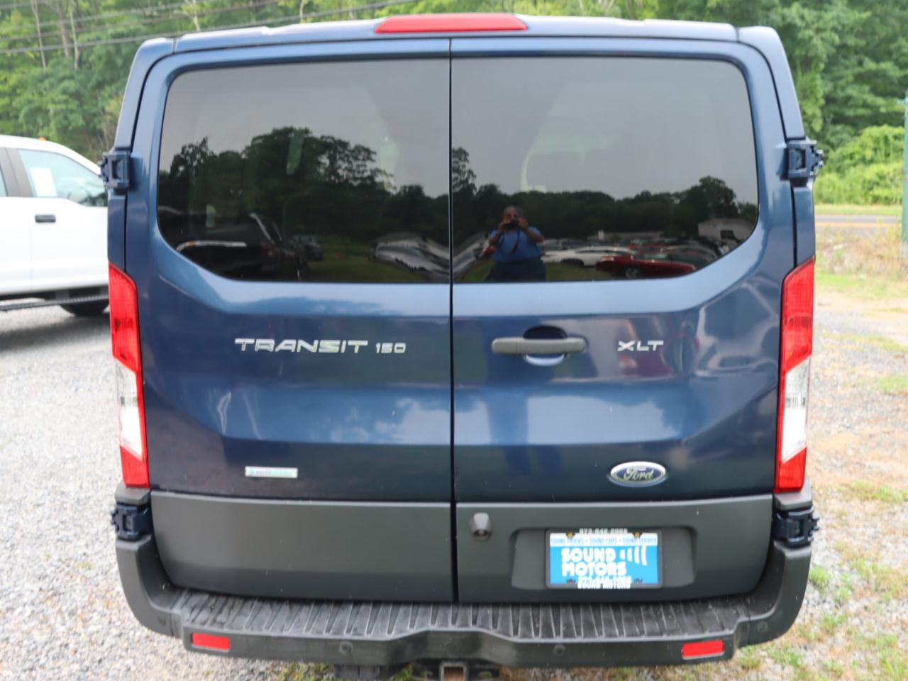 Ford Transit 150 Wagon Low Roof XL 60/40 Pass. 130-in. WB 2016