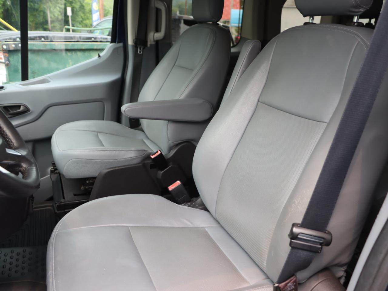 Ford Transit 150 Wagon Low Roof XL 60/40 Pass. 130-in. WB 2016