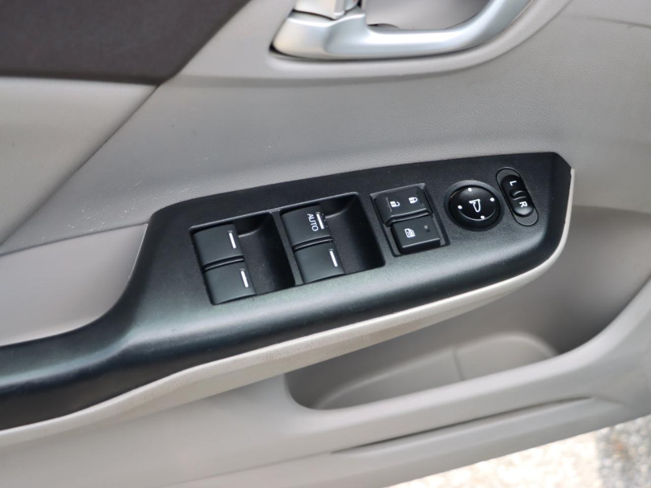 Honda Civic EX-L Sedan 5-Speed AT 2012