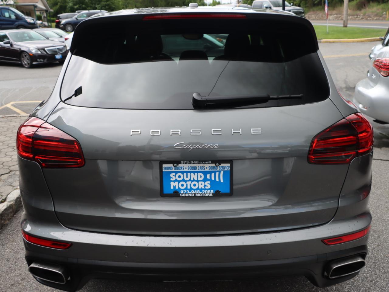 Porsche Cayenne Base 2017