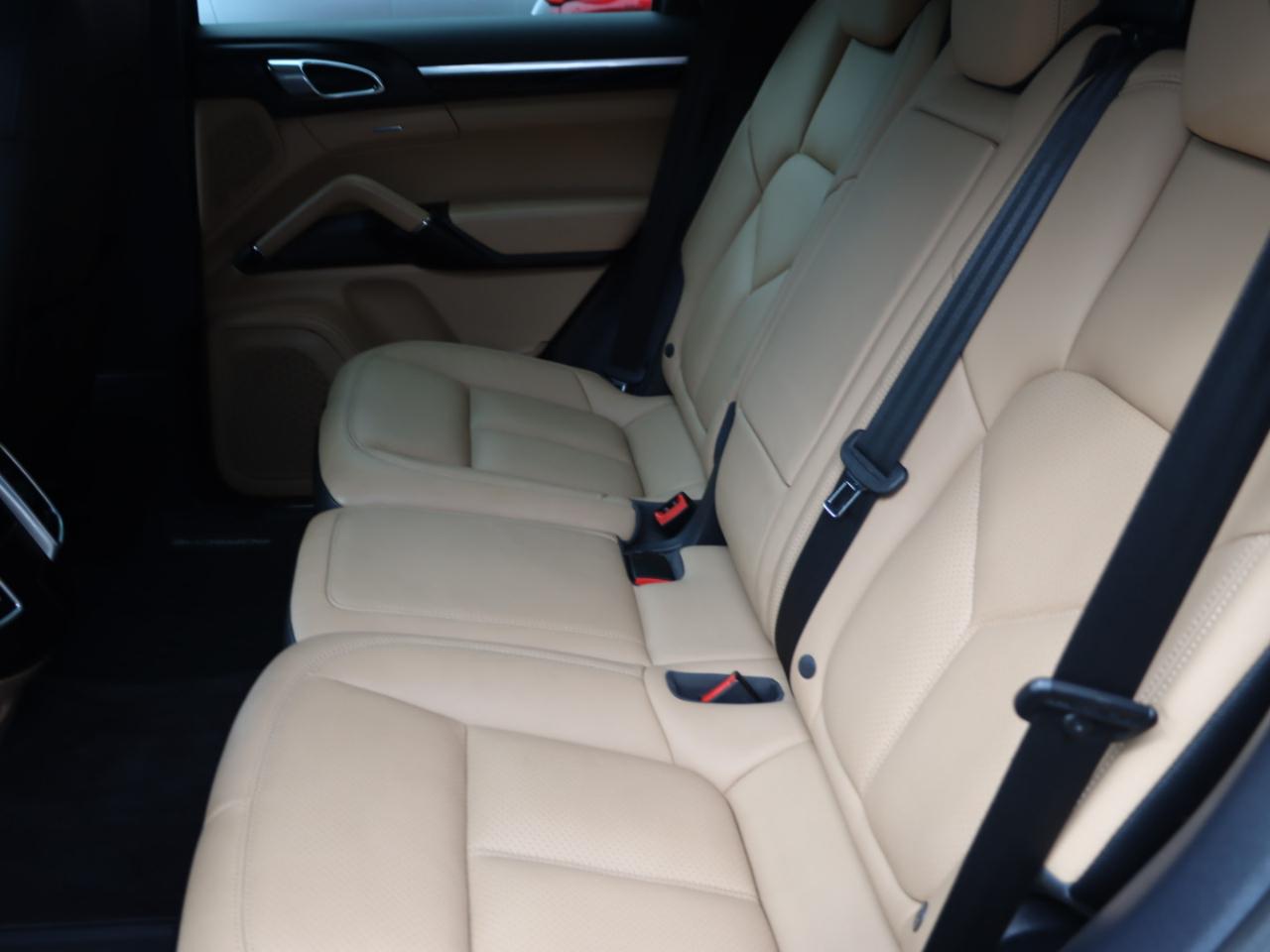 Porsche Cayenne Base 2017