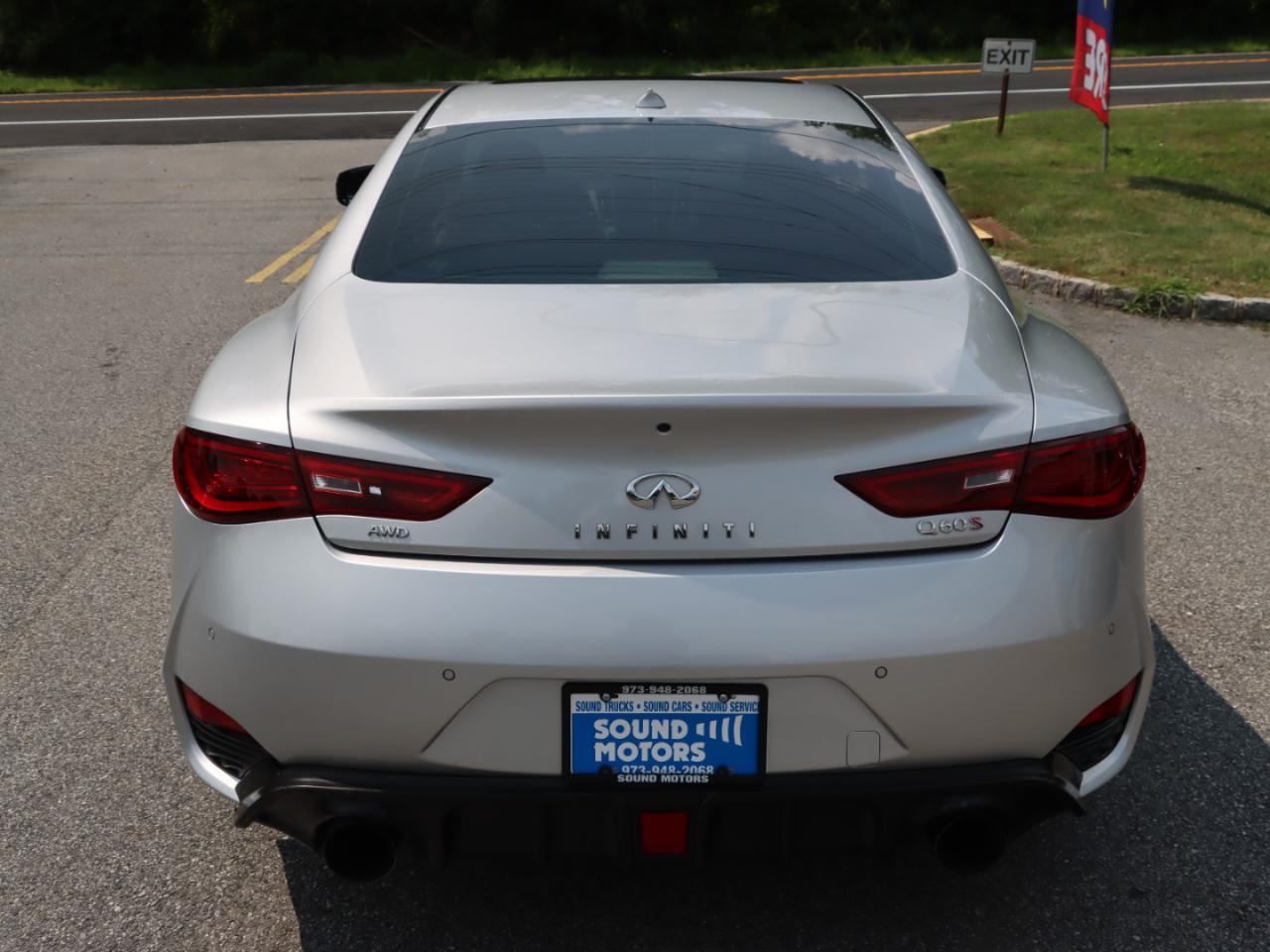 Infiniti Q60 Red Sport 400 AWD 2017
