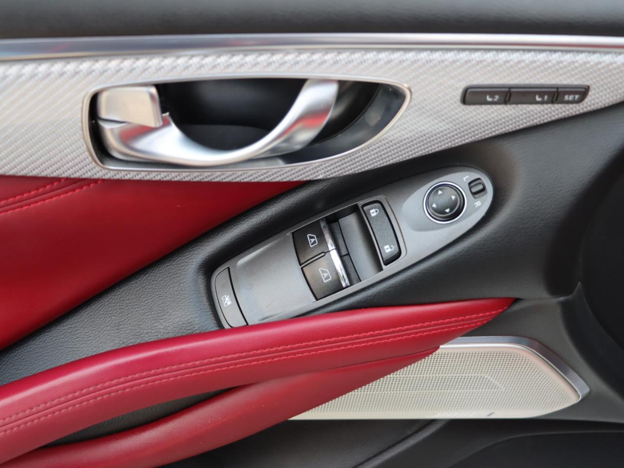 Infiniti Q60 Red Sport 400 AWD 2017