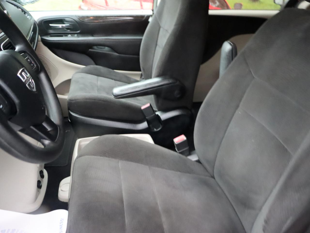 Dodge Grand Caravan SE 2013