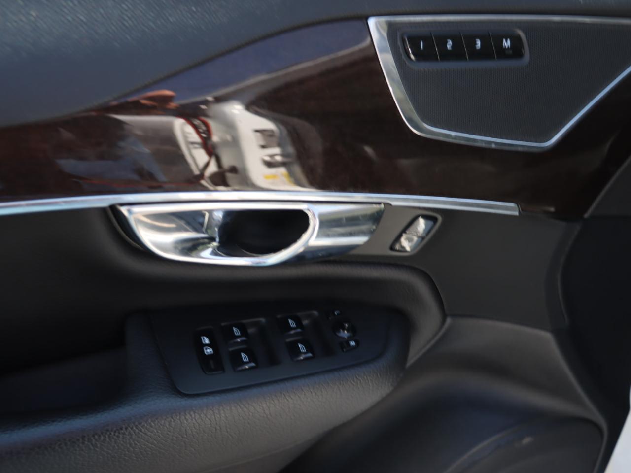 Volvo XC90 T6 Momentum AWD 2016