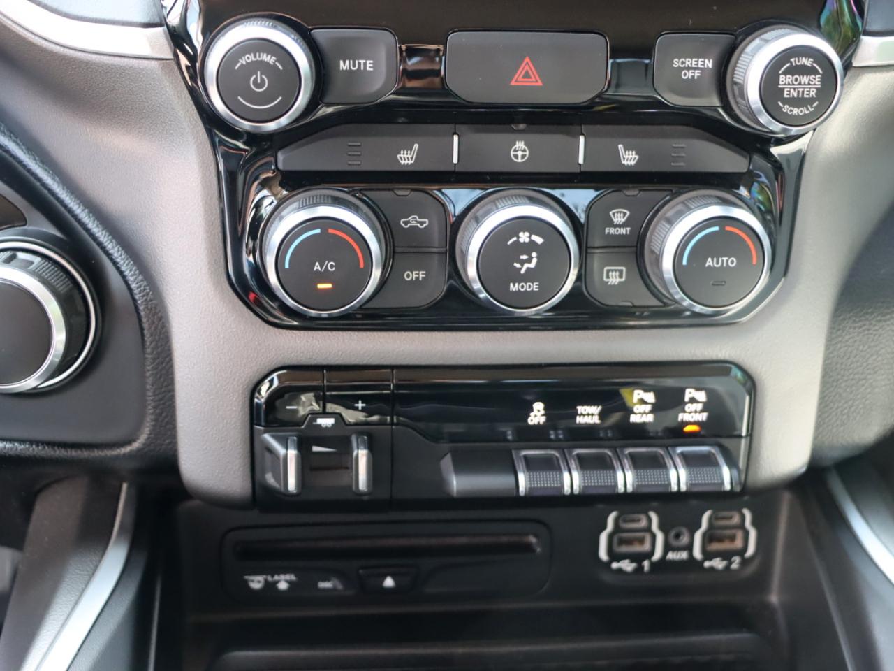 RAM 1500 Big Horn Crew Cab SWB 4WD 2019