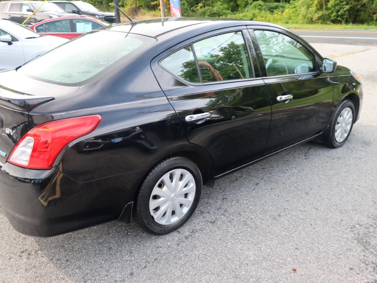Nissan Versa 1.6 S 5M 2015