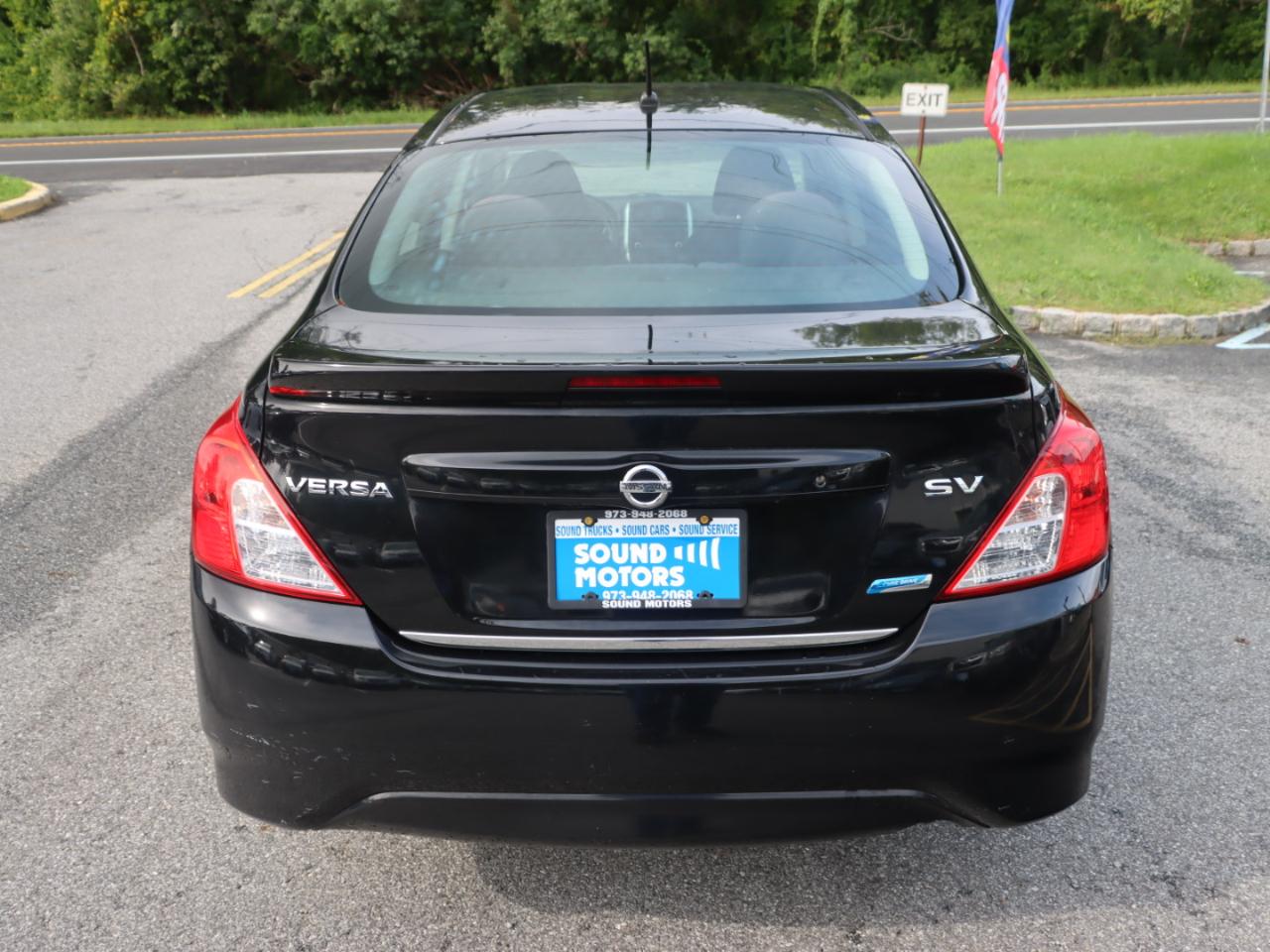 Nissan Versa 1.6 S 5M 2015