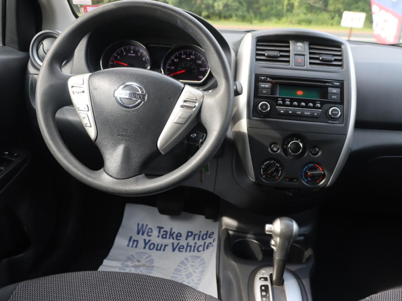 Nissan Versa 1.6 S 5M 2015
