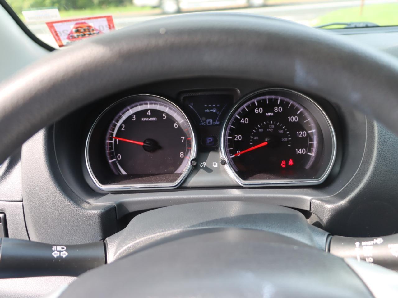 Nissan Versa 1.6 S 5M 2015