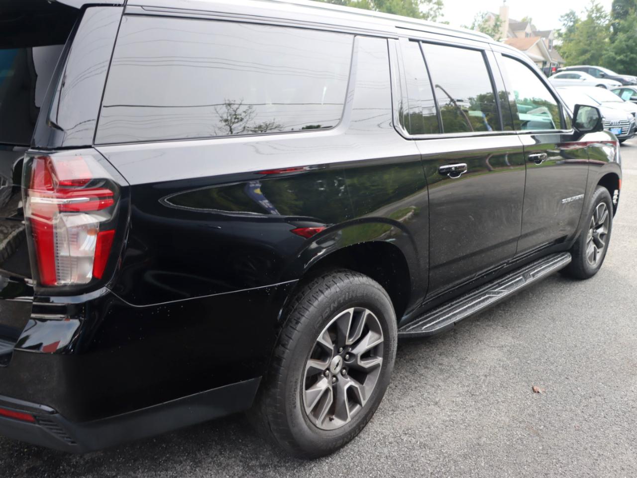 Chevrolet Suburban LT 4WD 2021
