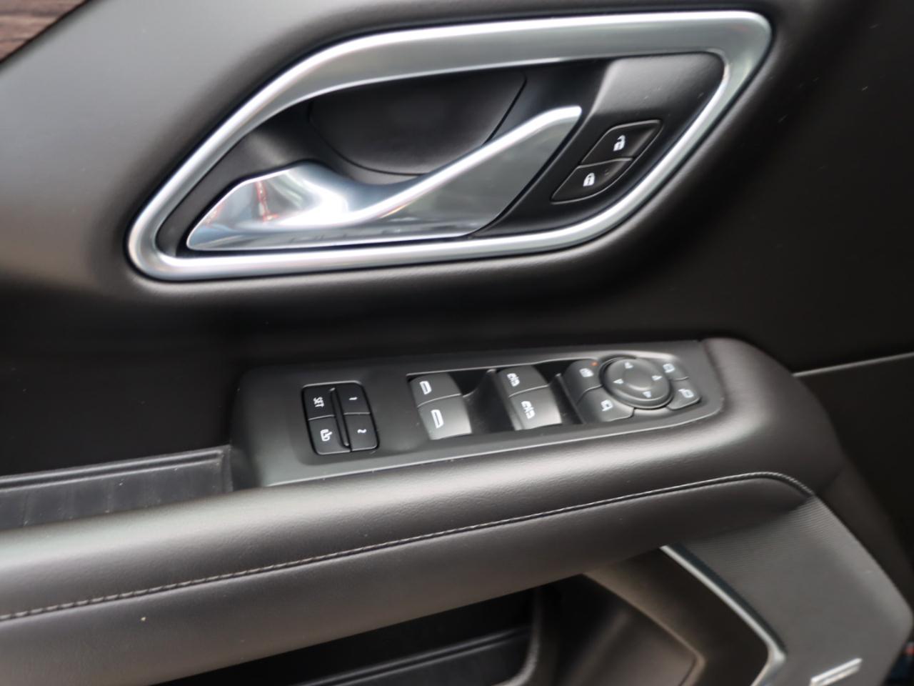 Chevrolet Suburban LT 4WD 2021