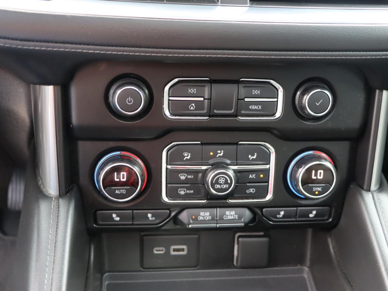 Chevrolet Suburban LT 4WD 2021